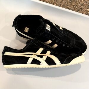 Gently used Onitsuka Tiger men’s Mexico 66 slip-on sneakers. Size 11.5.